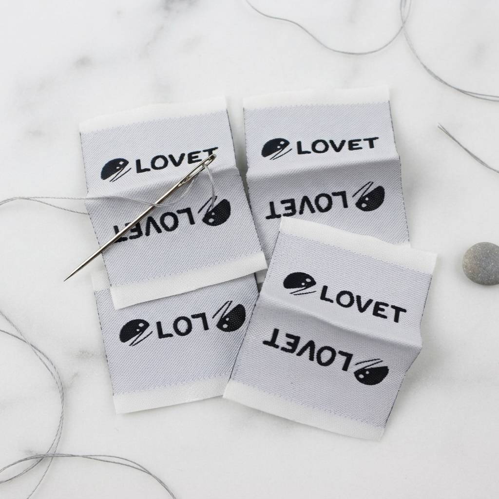 High-density grey fabric labels for t-shirts High-density grey fabric labels for t-shirts